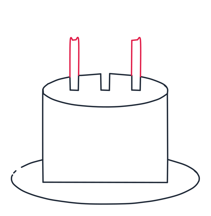 Dibujando un pastel, paso 5: Dibuja dos rectángulos altos en las ranuras laterales para las velas, cada uno con una pequeña curva arriba.